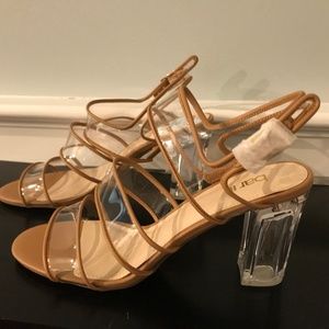 NEW n Box $70 BAR lll TAN LUCITE Sandal HEELS Sz 10 M Clear Block Heels 3 1/4" H